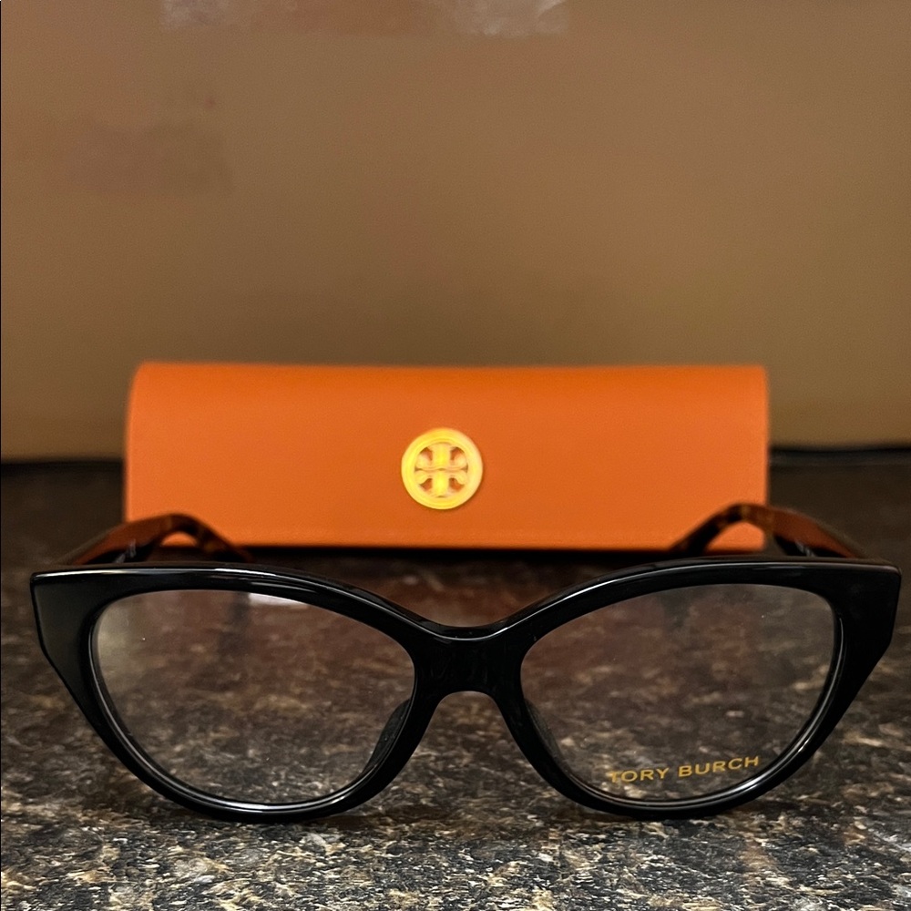 Tory Burch Black Cat-Eye Glasses